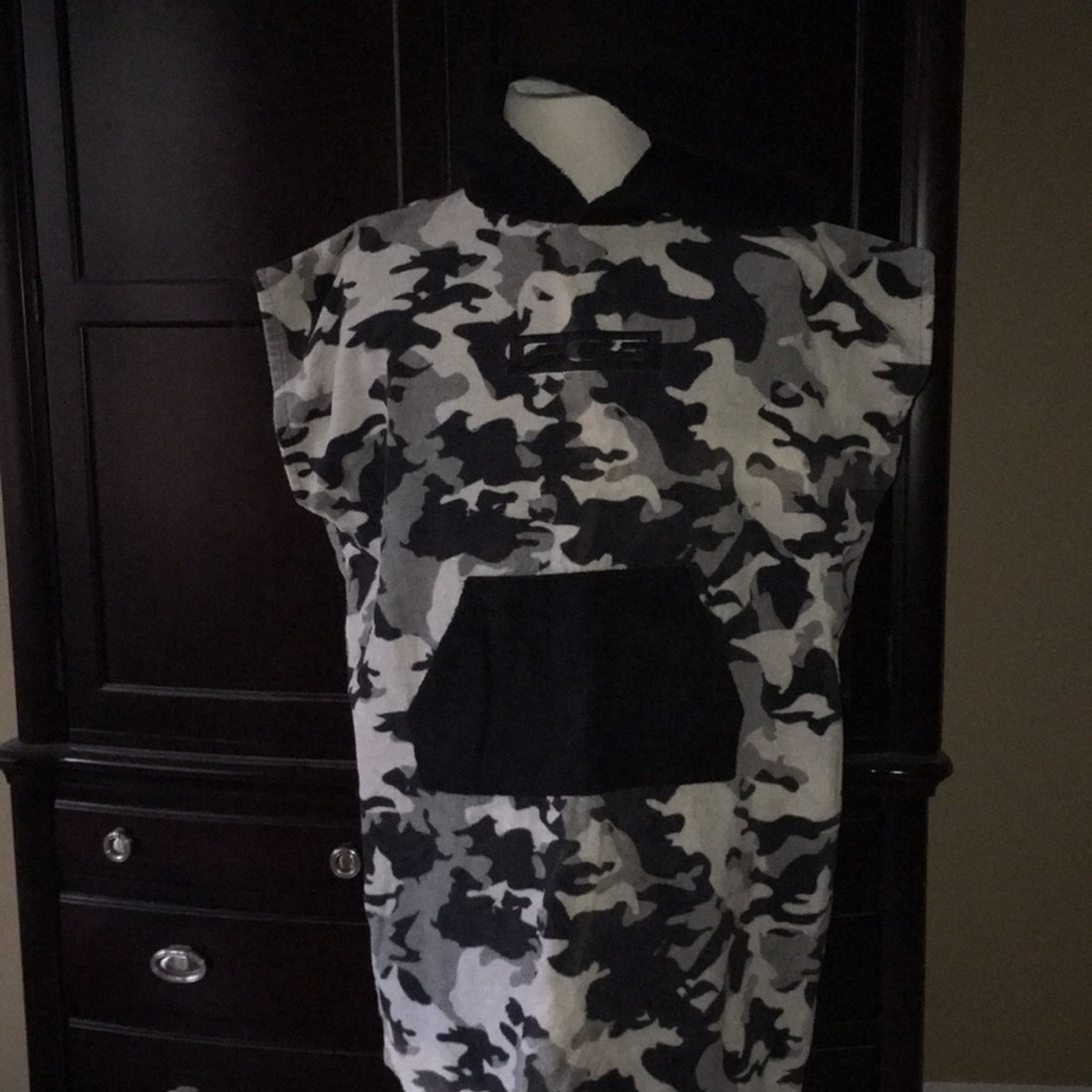 FCS one size sleeveless hoodie